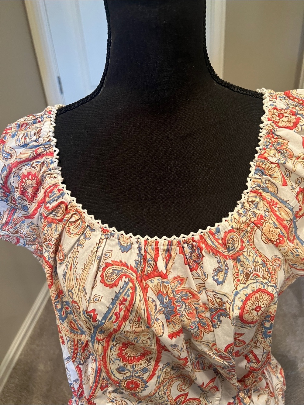 Cato White Blouse with Red and Blue Paisley Puff Sleeves - Picture 3 of 13